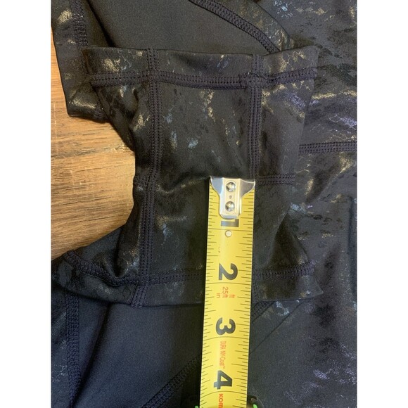 Fabletics Powerhold Workout Shorts Black Foil Snake Print Women’s Size 1X - Picture 4 of 4